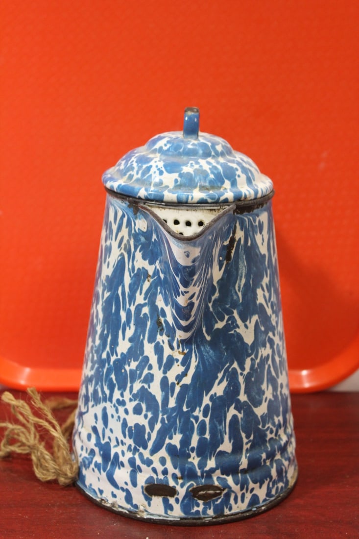 A Vintage Farmhouse Enamel Coffee Pot - 3