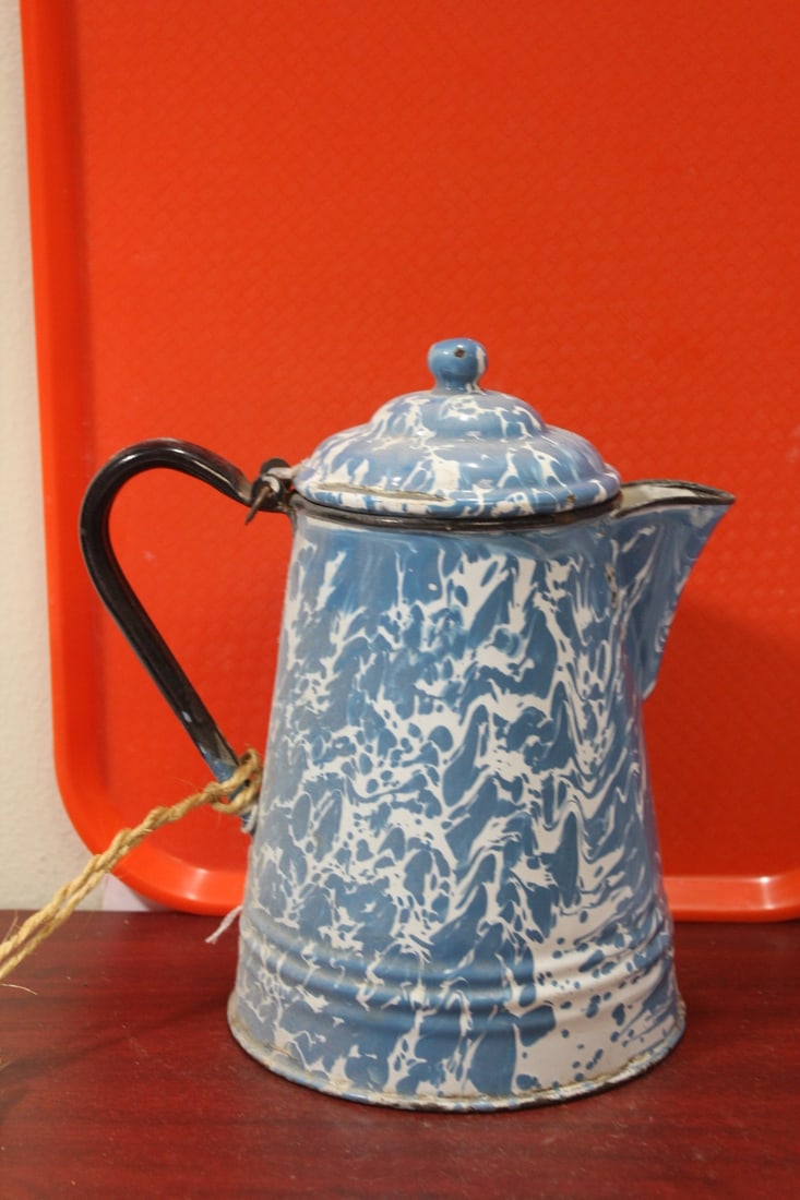 A Vintage Farmhouse Enamel Coffee Pot - 3