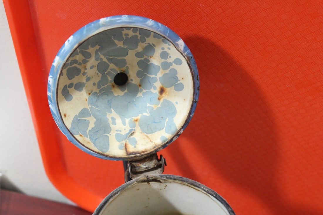 A Vintage Farmhouse Enamel Coffee Pot - 8