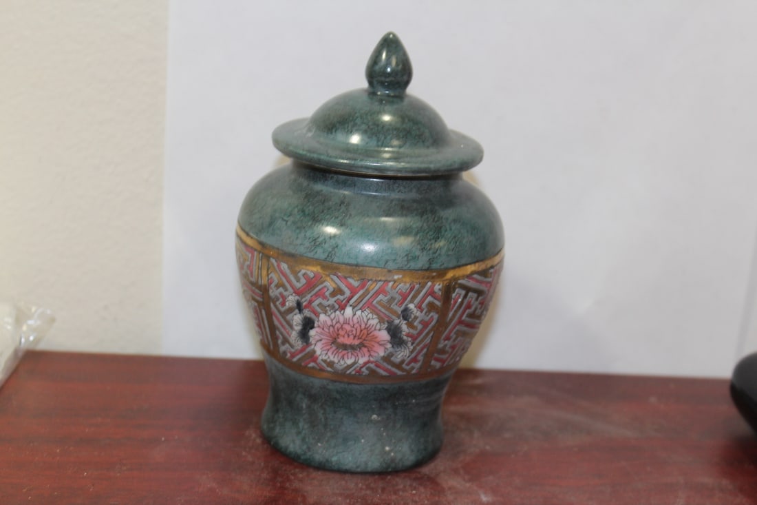 A Decorative Oriental Ceramic Jar - 2