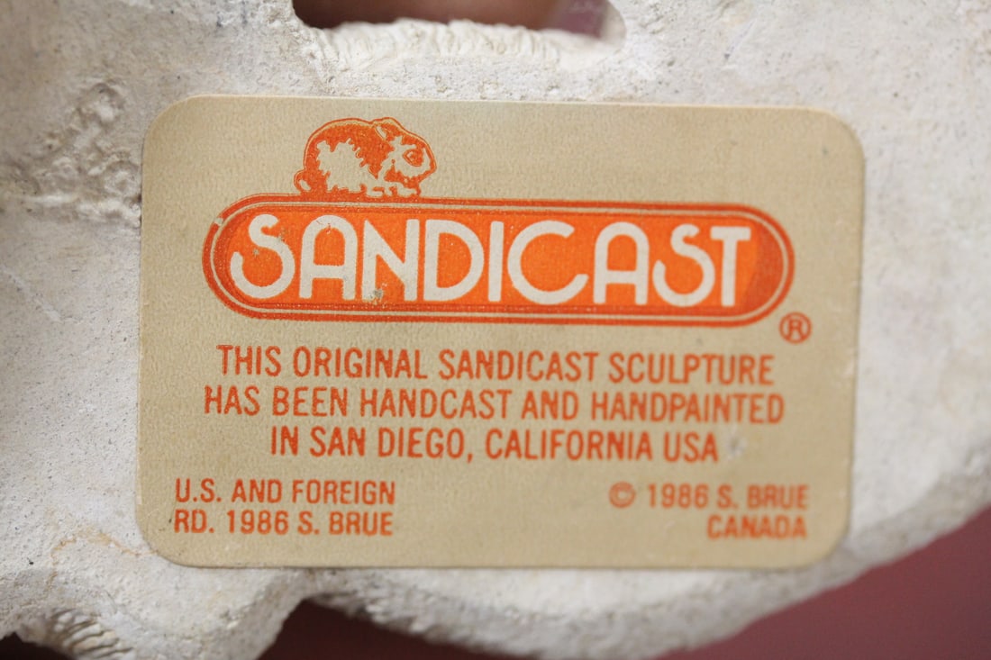 A Composite Material Sandicast Dog - 7