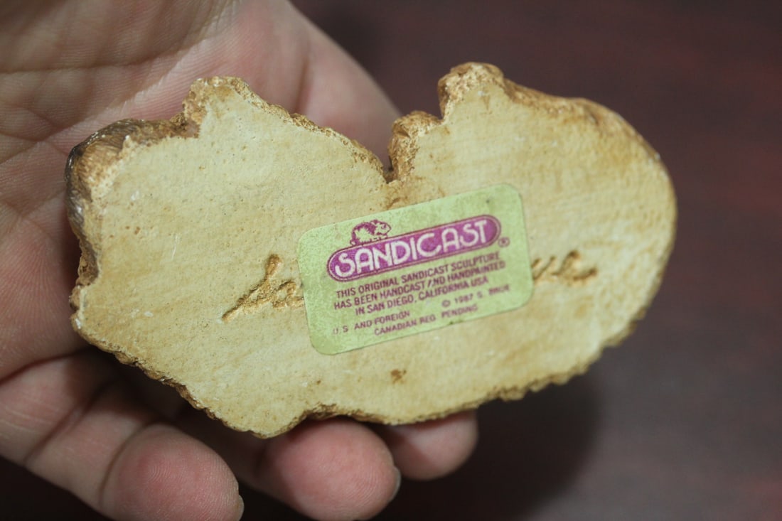 A Composite Material Sandicast Dog - 5