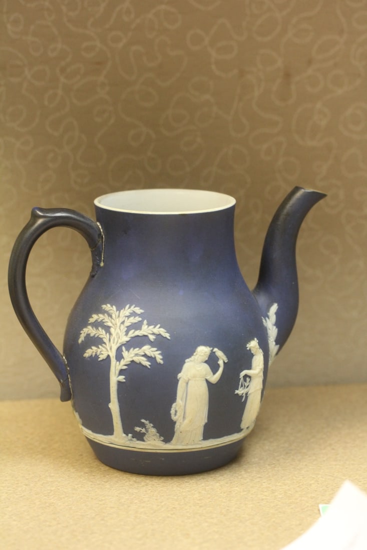 Antique English Wedgwood? Jasperware Teapot - 6