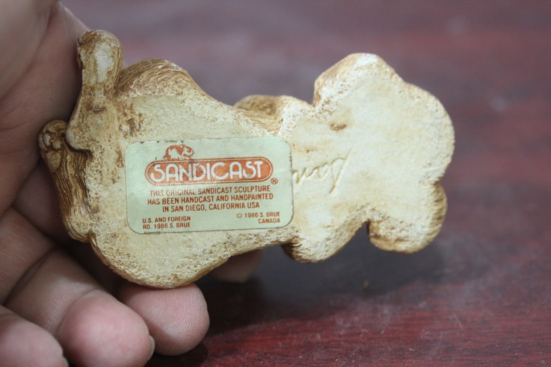 A Composite Material Sandicast Dog - 3