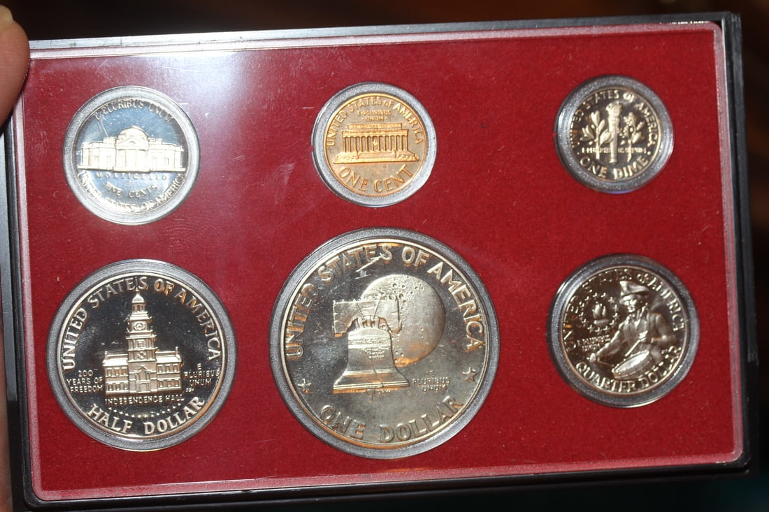Set of 5 1975 US Proof Coin Set - 4