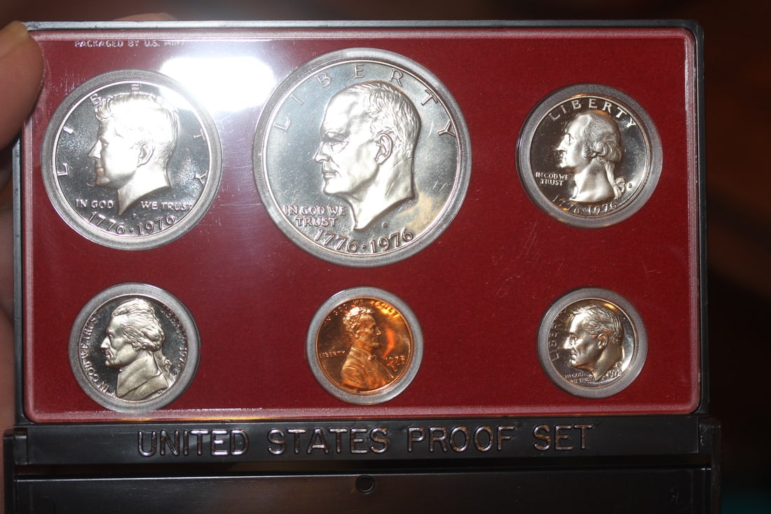 Set of 5 1975 US Proof Coin Set - 5