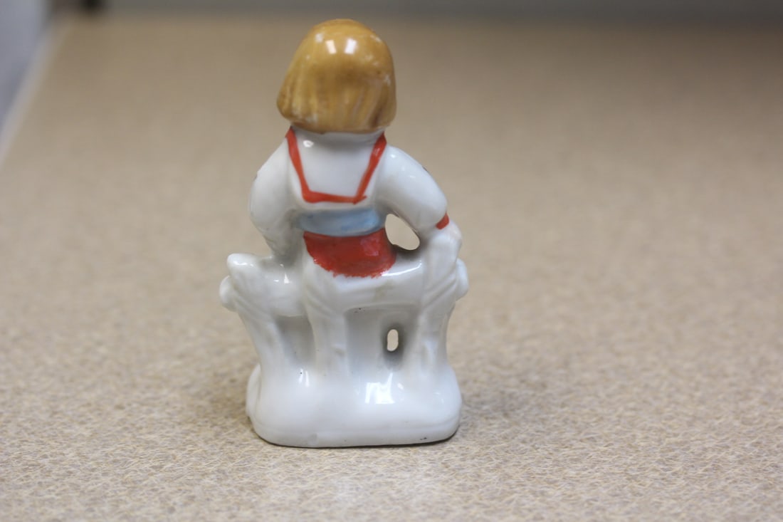 Small Japanese Figurine - 3