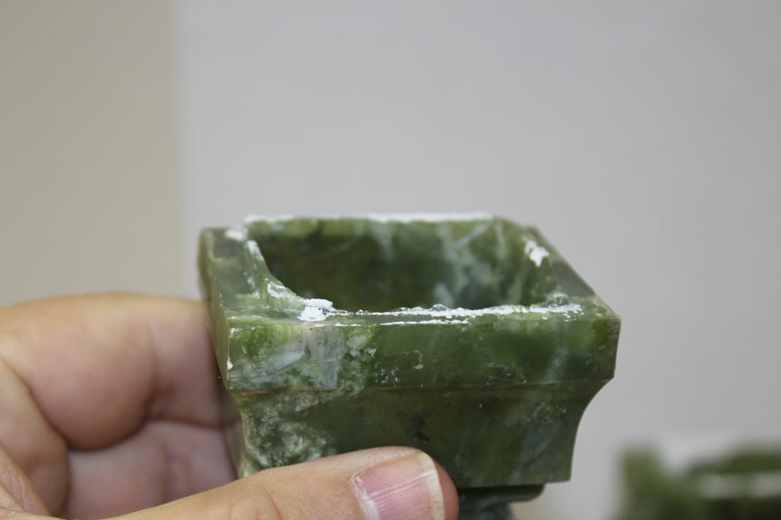 A Spinach Jade Chinese Urn - 12