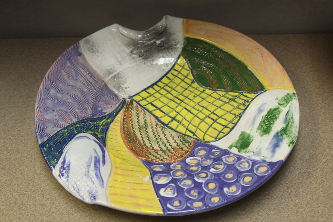 Signed Susan Oberg Ceramic Wall Hanging Charger: 12 1/2" in diameter
