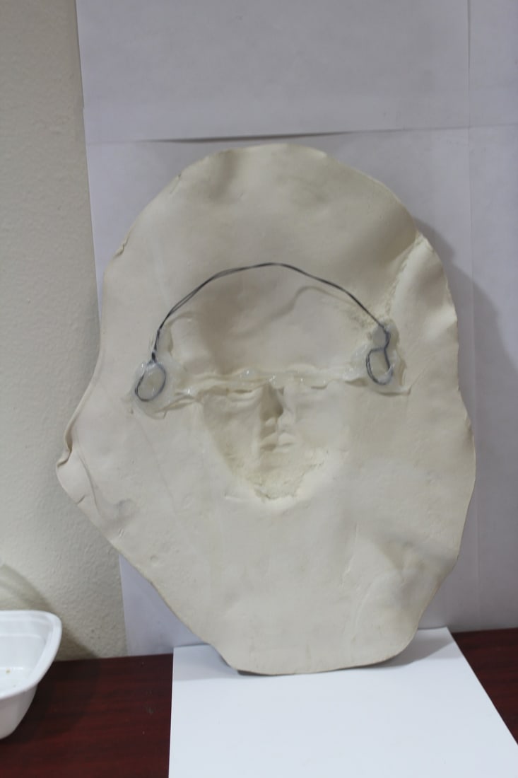 A Modern Ceramic Head Wall Hanger - 6