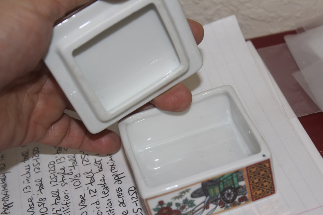 Japanese Imari porcelain Square Box - 5