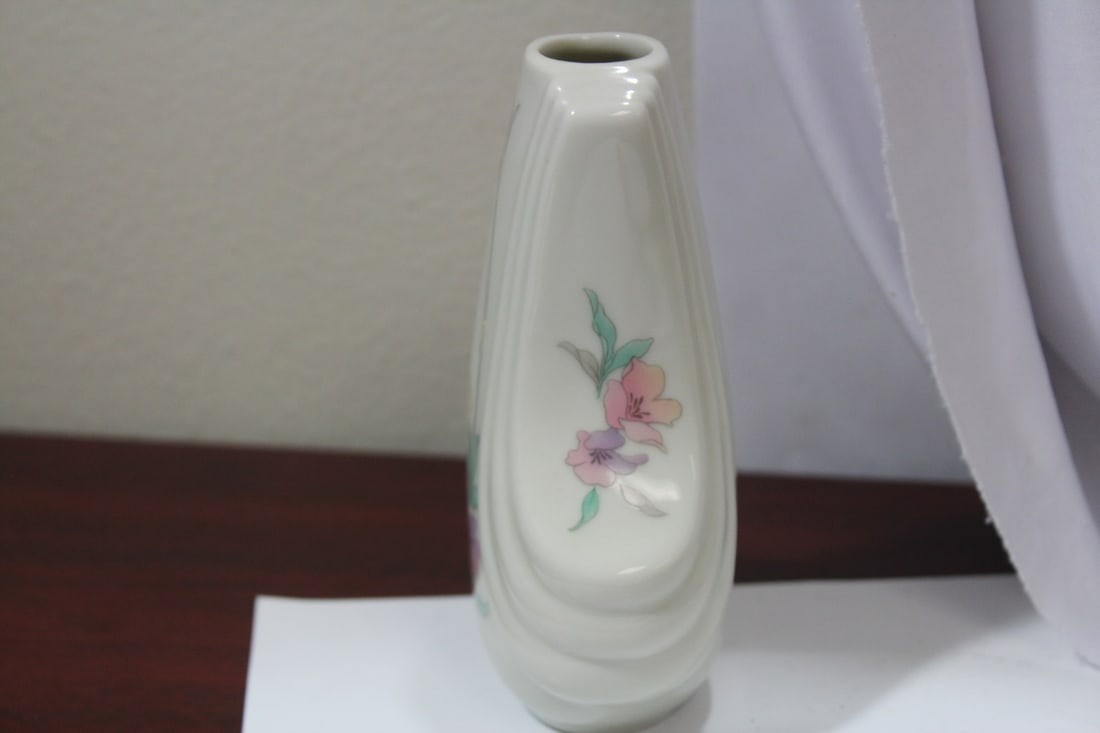A Japanese Vase - 2