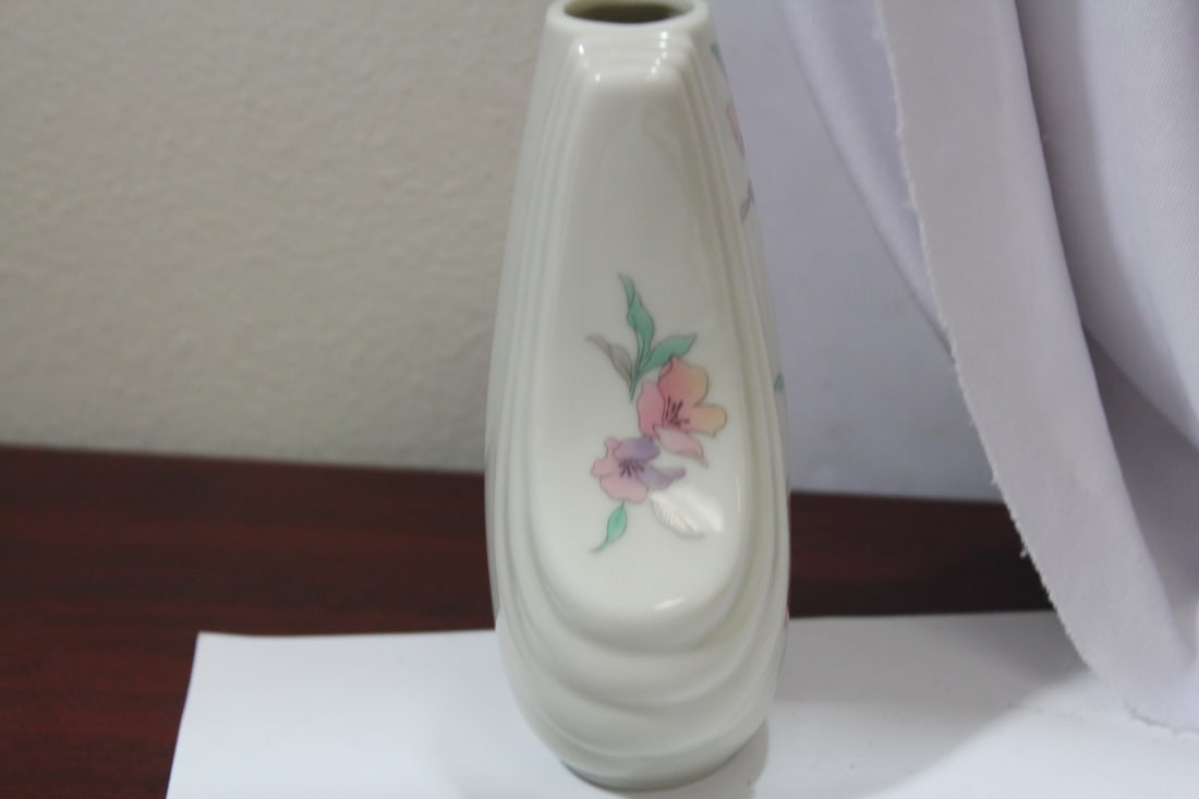 A Japanese Vase - 4