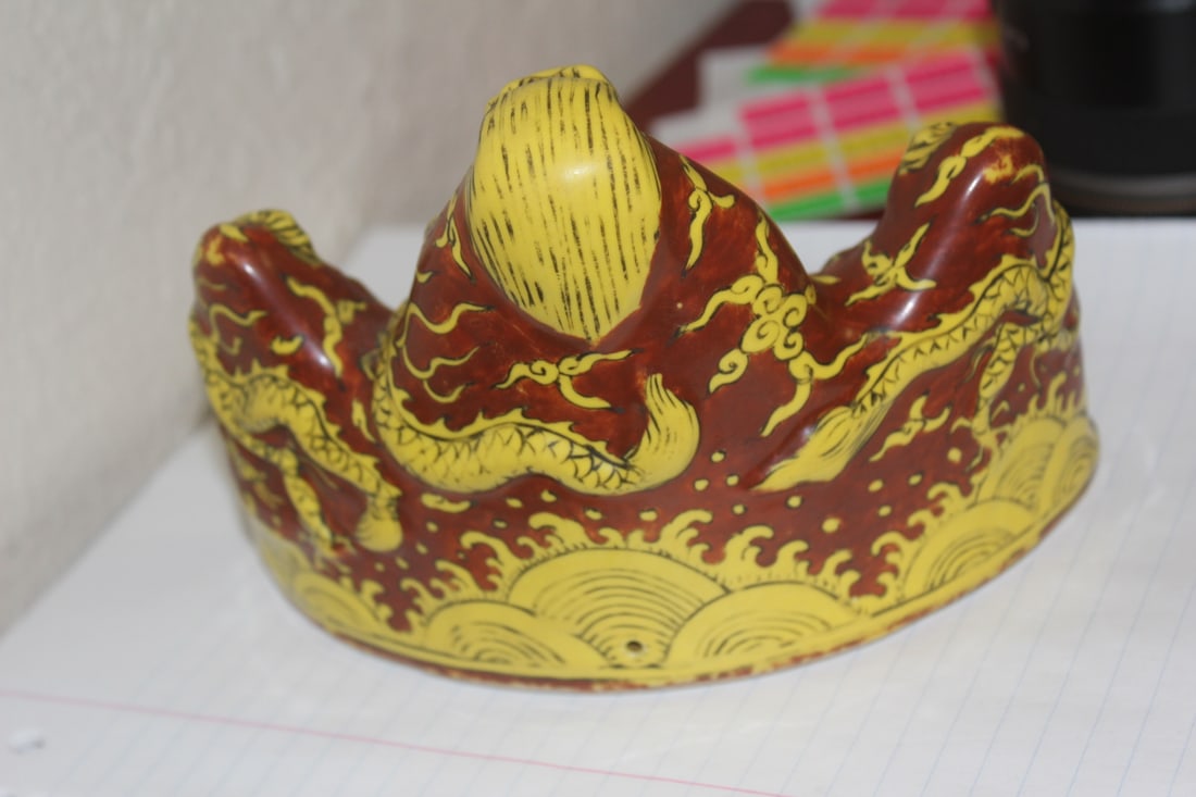 Chinese Porcelain Brush Rest - 2