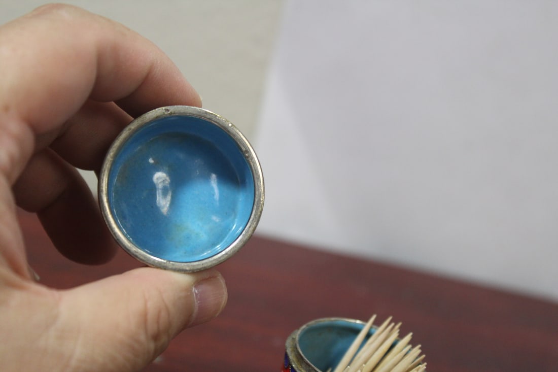 A Chinese Cloisonne Toothpick Holder - 7