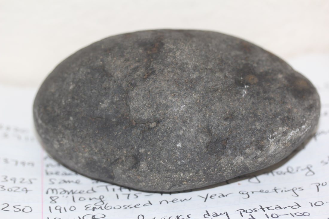 Uncut Raw Geo Rock: appreared to be raw Geo rock - approximately 3 pounds