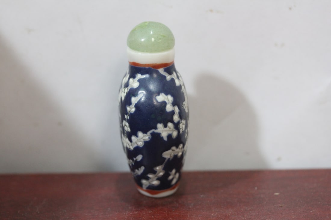 A Signed Chinese Porcelain Snuff Bottle - 4