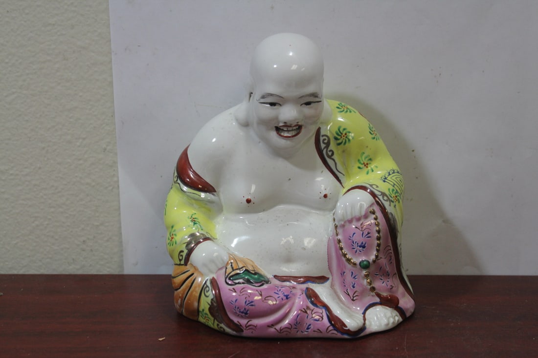 A Vintage Chinese Buddha: 6 3/4" tall