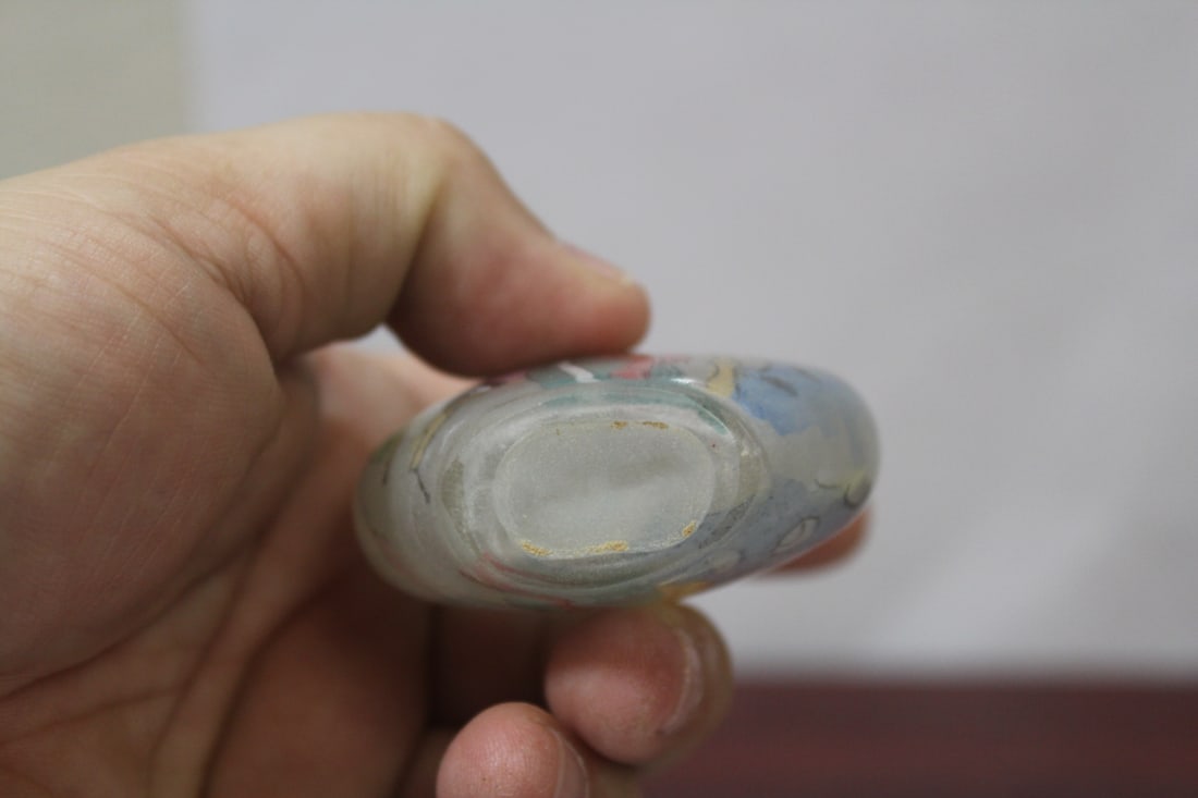 A Reverse Painting on a Glass Snuff Bottle - 5