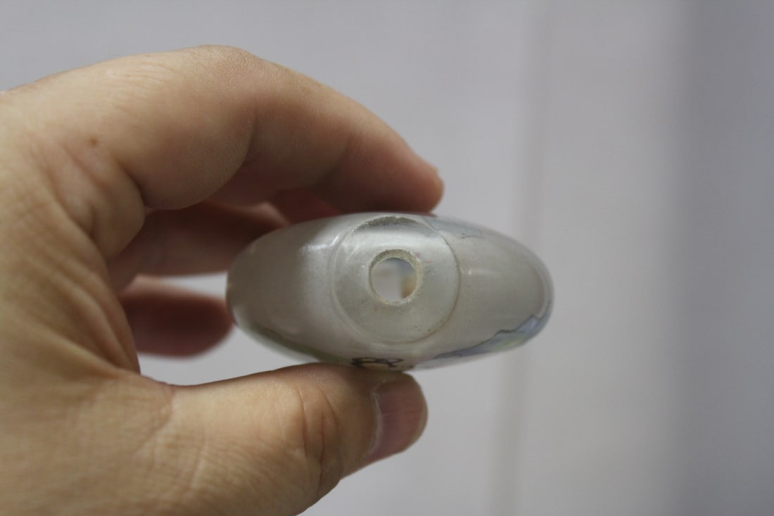 A Reverse Painting on a Glass Snuff Bottle - 7
