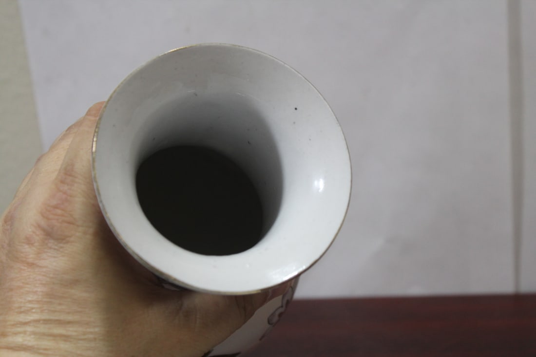 A Chinese Ceramic Vase - 5