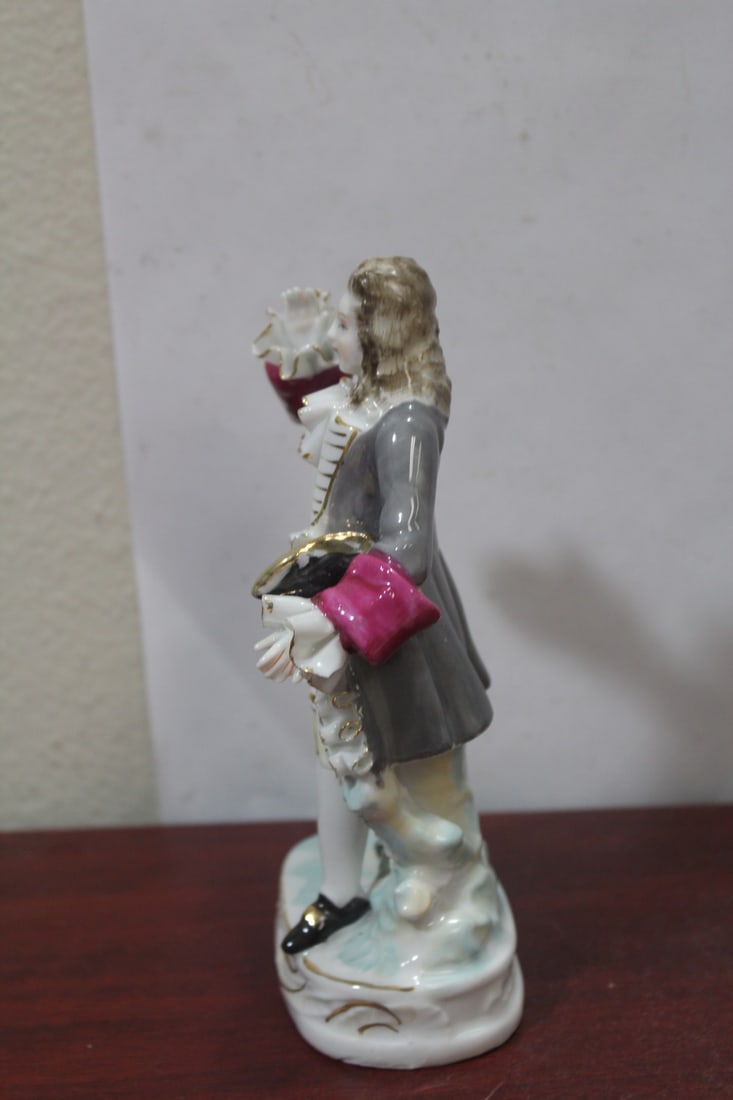 A Vintage Ceramic Figurine - 2