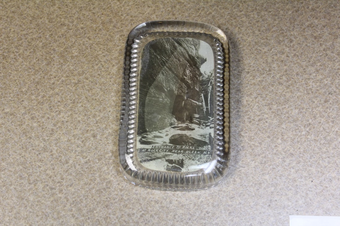 Souvenir New York Paperweight: vintage - probably 1950's - 4" long