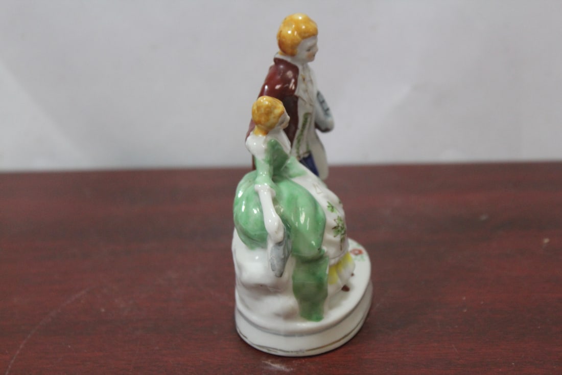 An Occupied Japan Figurine - 5