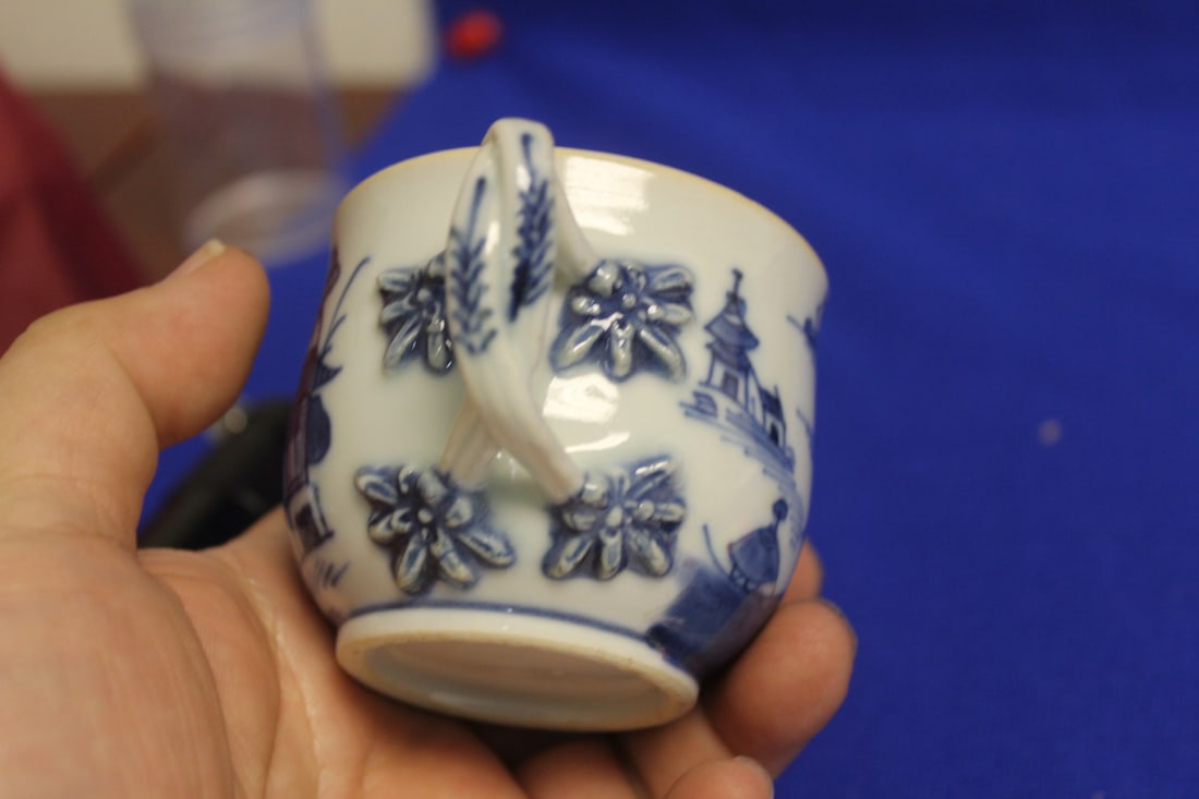 A Blue and White Chinese Export Cup - 2