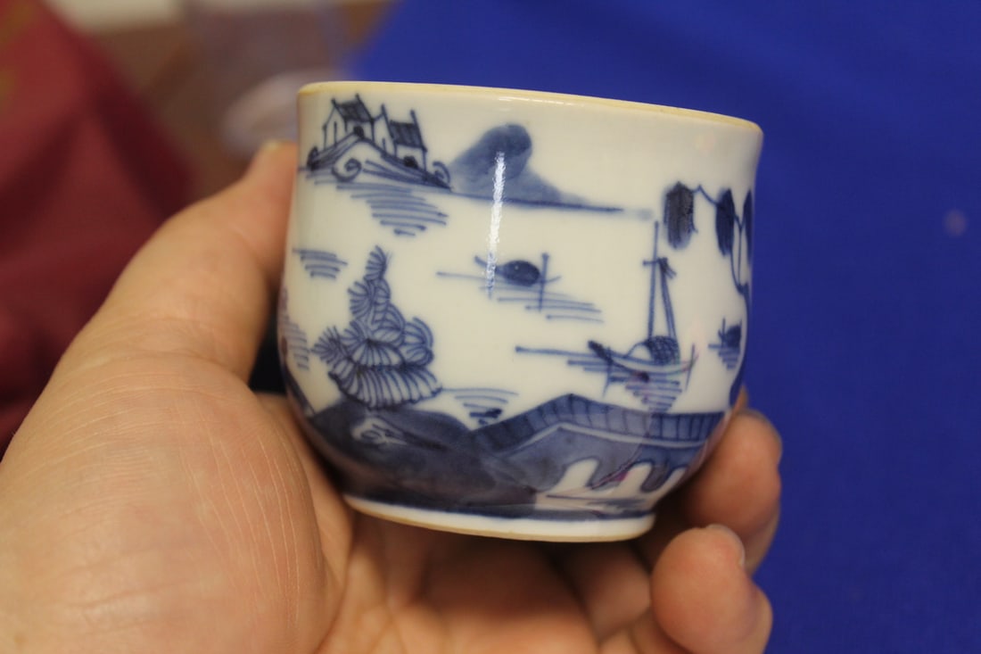 A Blue and White Chinese Export Cup - 4