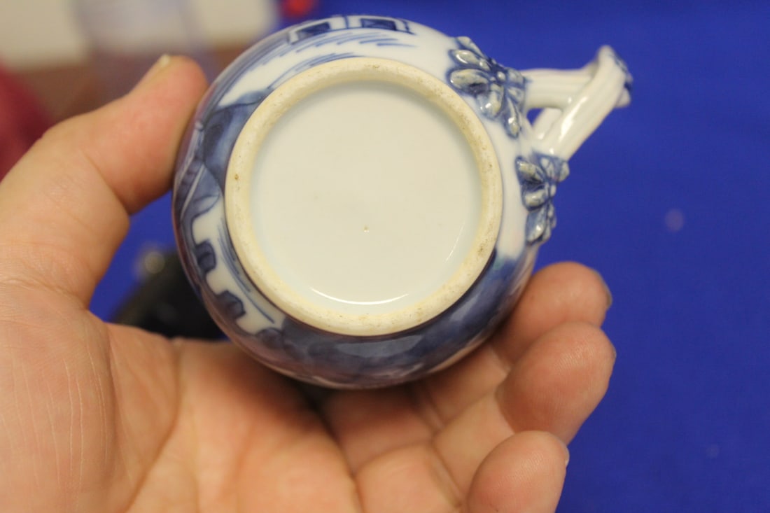 A Blue and White Chinese Export Cup - 8