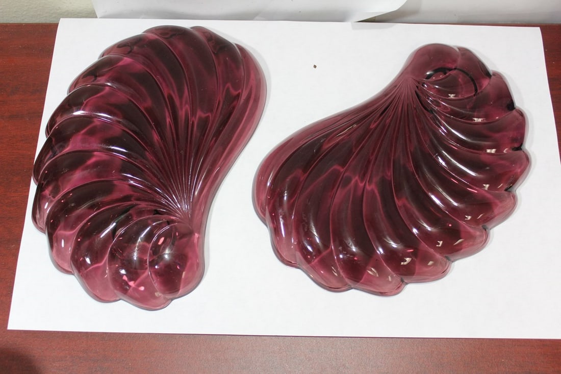 Set of Two Shell Form Amethyst Glass Plate - 6