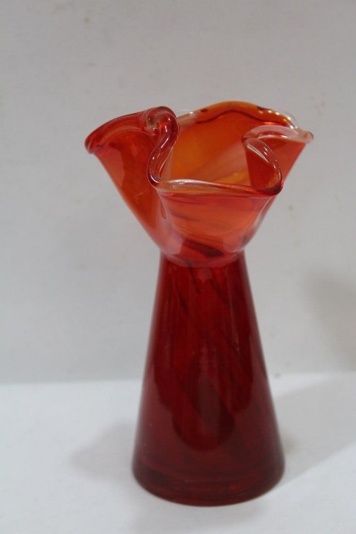 A Small Artglass Vase - 2