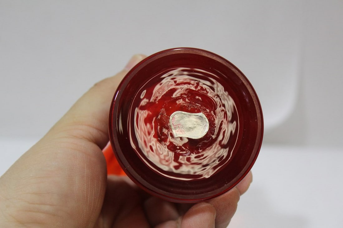 A Small Artglass Vase - 5