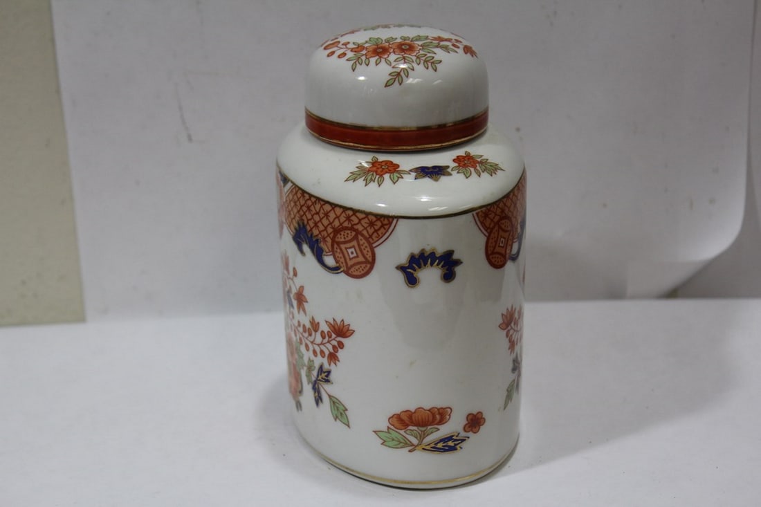 A Vintage chinese Ceramic Tea Jar - 3