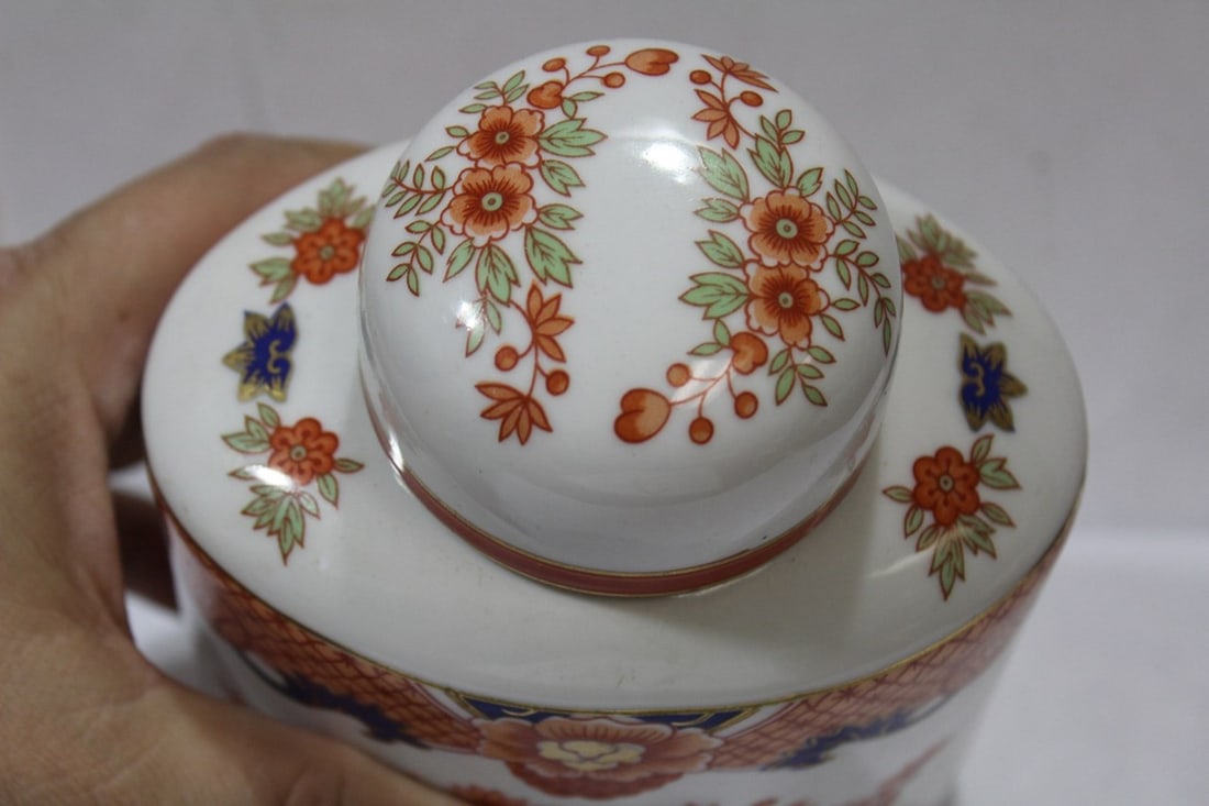 A Vintage chinese Ceramic Tea Jar - 5