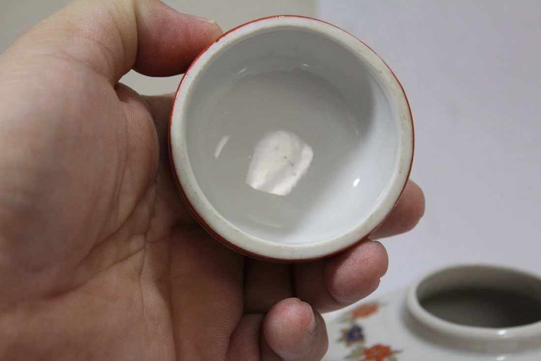 A Vintage chinese Ceramic Tea Jar - 8