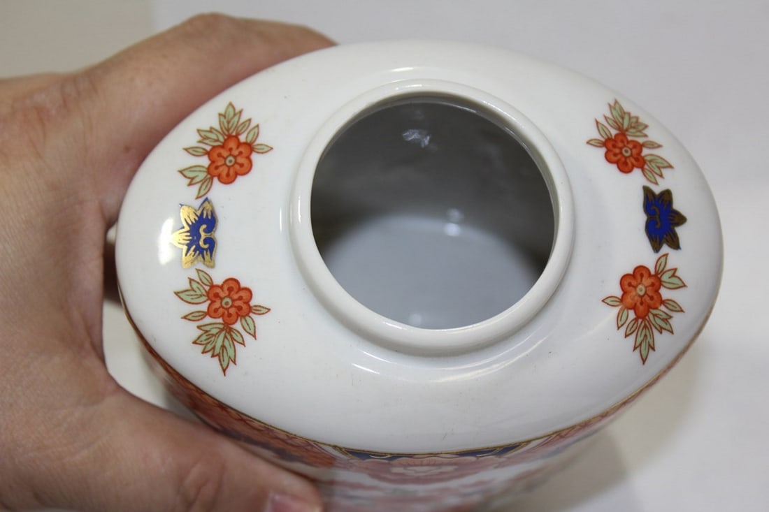 A Vintage chinese Ceramic Tea Jar - 9