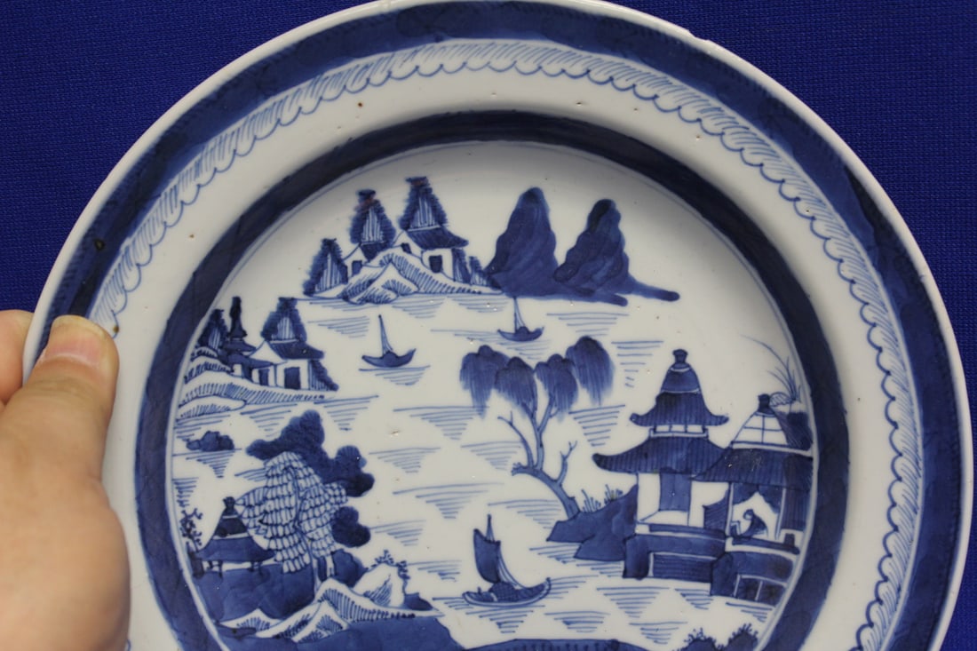 Lot of Two Anitque Blue and White Porcelains - 8