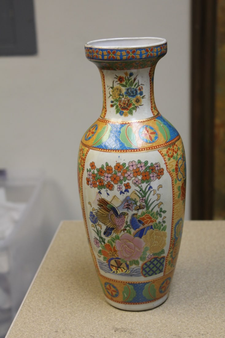 Decorative Chinese Ceramic Vase: 12" tall - modern