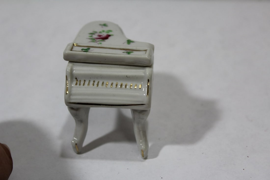 A Japanese Piano Form Trinket Box - 2