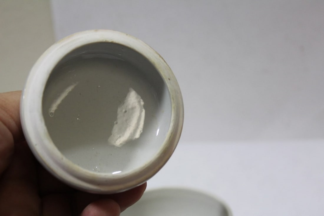 An Apple Form Ceramic Trinket Box - 5