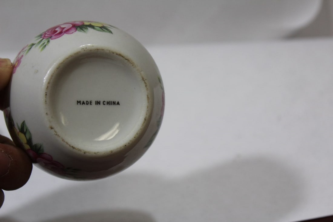 An Apple Form Ceramic Trinket Box - 7