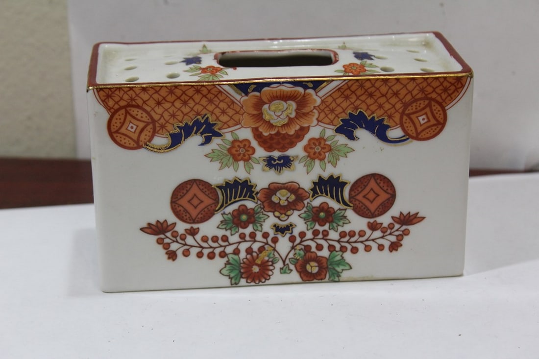 A Signed Chinese Ceramic Box: 5 3/4" across