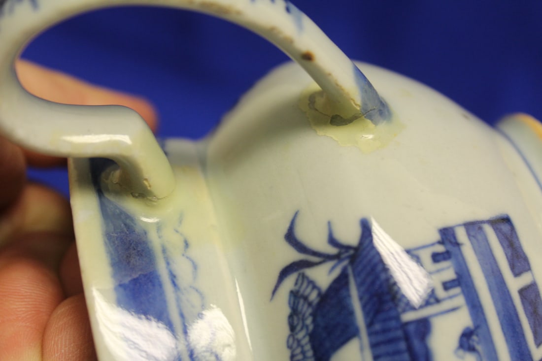 An Antique Blue and White Canton Creamer - 10