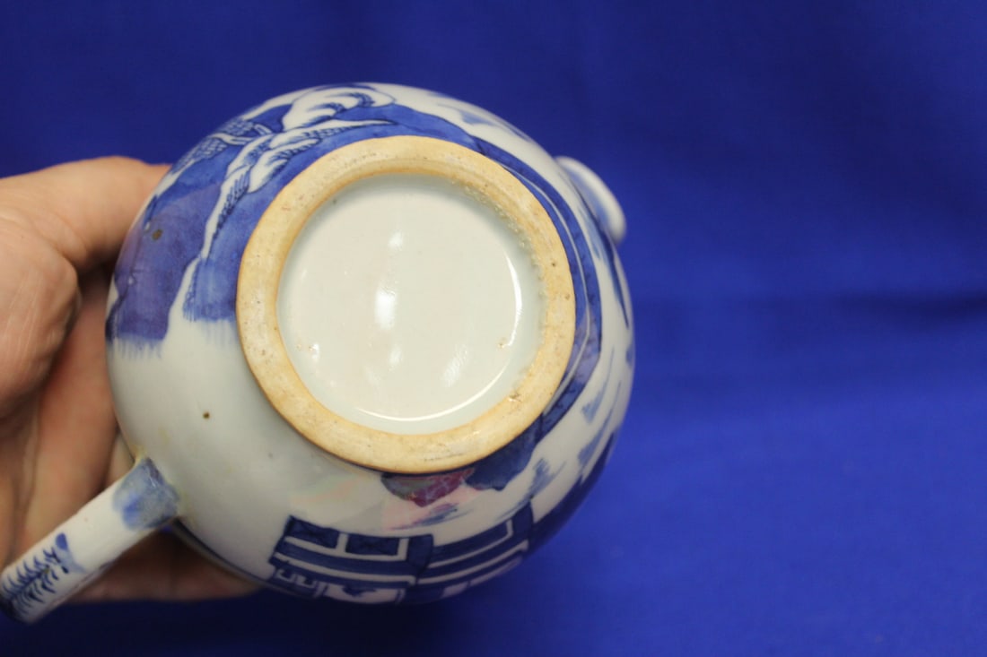 An Antique Blue and White Canton Creamer - 8