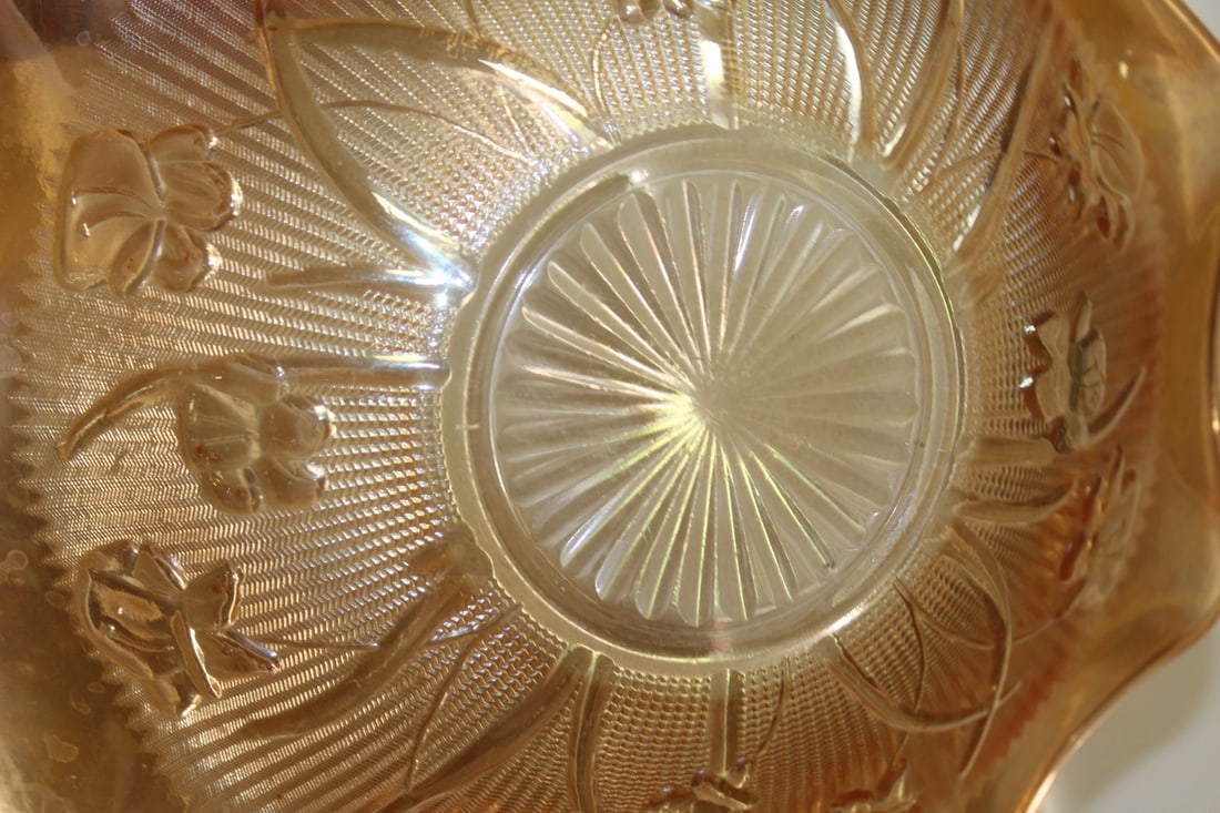 Large Carnival Glass Bowl - 4