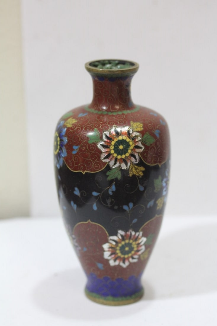 A Japanese Cloisonne Vase - 2