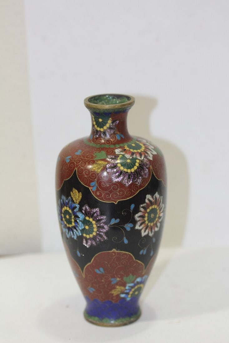 A Japanese Cloisonne Vase - 4