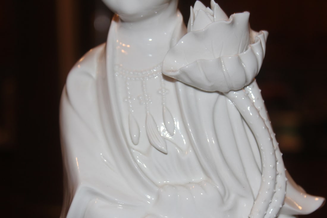 Chinese Porcelain Blanc de Chine Kwan Yin - 4